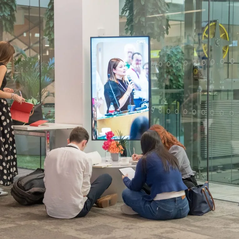 View CMS Academy Digital Signage ScreenTech